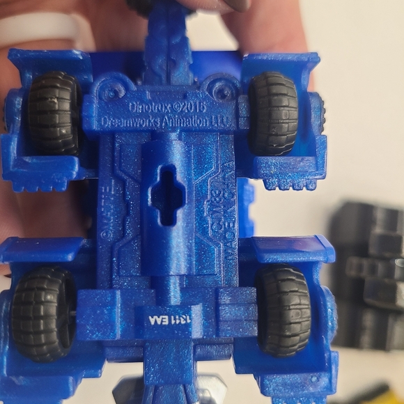 Dreamworks Dinotrux Mattel 4" Diecast 2015 Lot of 3 EUC - Picture 3 of 5